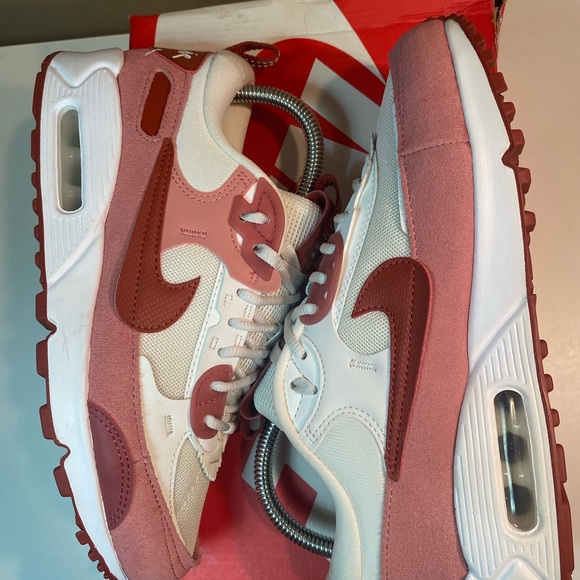 🔥 NIKE WOMEN’S AIR MAX 90 ‘FUTURA’ RED STARDUST/RUGGED ORANGE SZ 6.5 FQ8881-618 - Picture 8 of 10